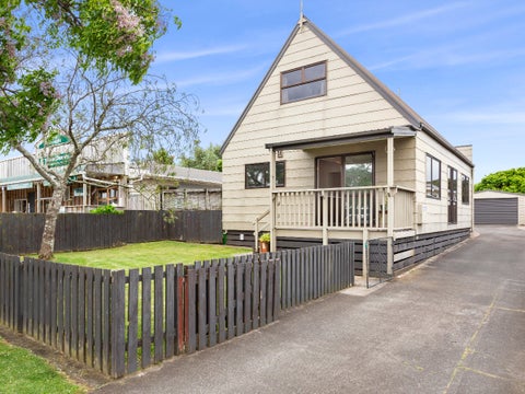 8 Wallis Street, Raglan, Raglan