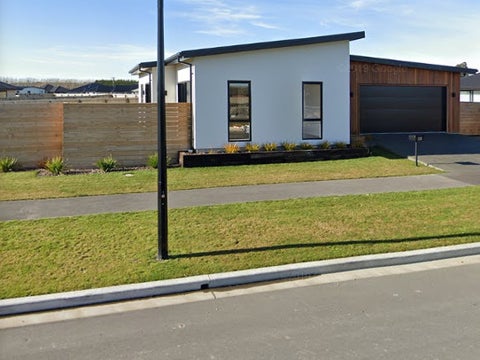 10 Hamlett Drive, Woodend, Woodend