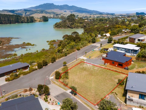 1 Harakeke Place, Raglan