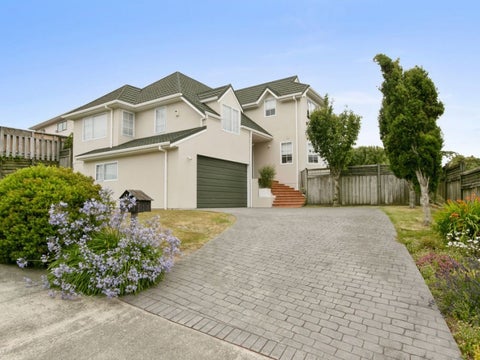 12 Ronald Woolf Place, Churton Park, Wellington