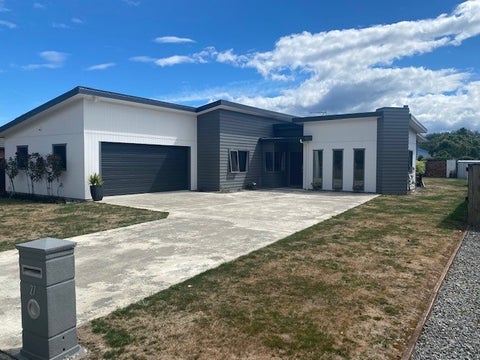27 Armstrong Avenue, Carterton