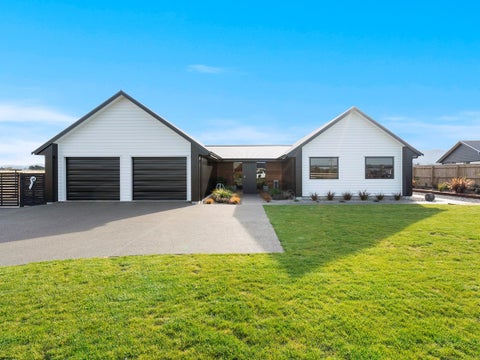 18 Mill Grove, Clareville, Carterton