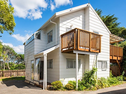 2/13 Fairclough Road, Beach Haven, Auckland