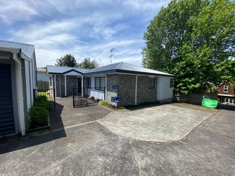 2/79B Salisbury Road, Birkdale, Auckland