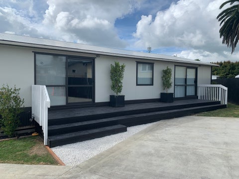 49A Fairclough Road, Beach Haven, Auckland