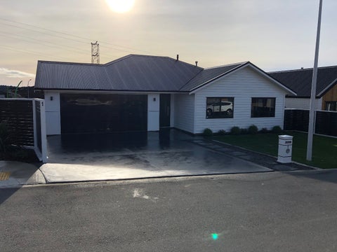 1 Yorkshire Close, Whitby, Porirua