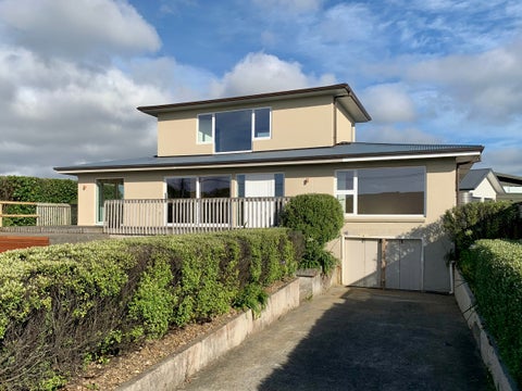 22 Manukau Road, Raglan