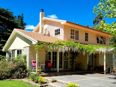 32 Crowther Road, Wainuiomata, Lower Hutt