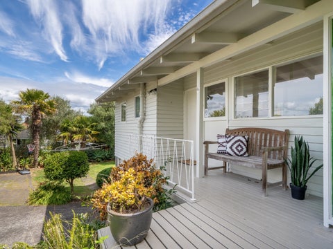 4B Meyrick Place, Meadowbank, Auckland