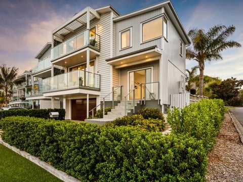 32 Provence Esplanade, Te Atatu Peninsula, Auckland