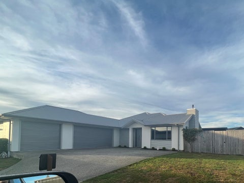 5 Stratford Court, Fitzherbert, Palmerston North