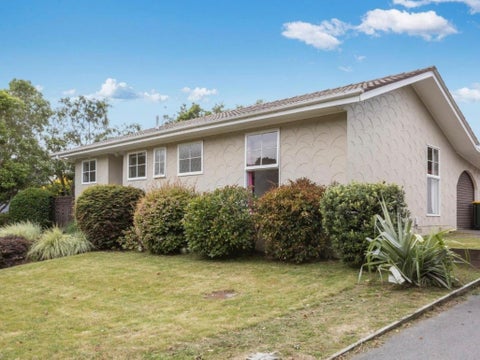 31 Latitude close, Whitby, Porirua