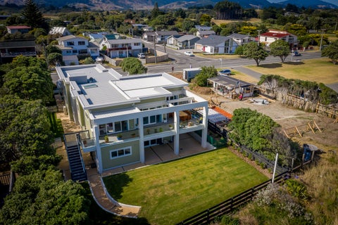 23 Field Way, Waikanae Beach, Waikanae