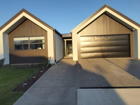 15 Quinn Crescent, Woodend, Woodend