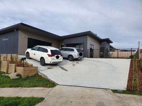 204 Pacific Drive, Fitzherbert, Palmerston North