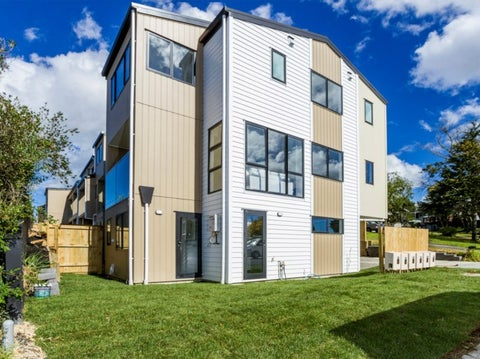 1/66 Bruce Road, Glenfield, Auckland