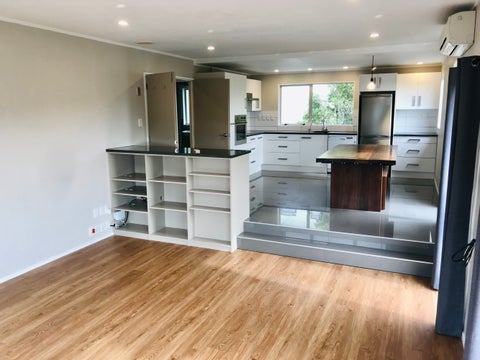 92 Thurleigh Grove, Karori, Wellington