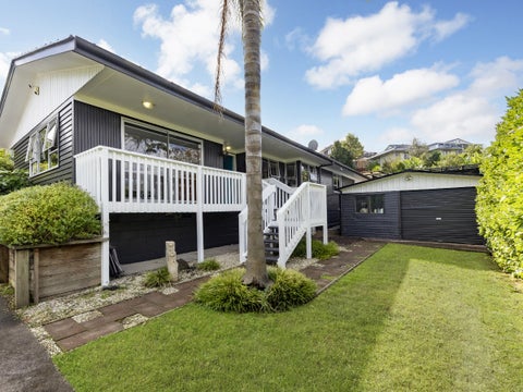 56 Cyclarama Crescent, Massey, Auckland