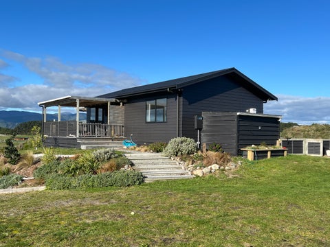 125 Strathnaver Drive, Waikawa Beach, Levin