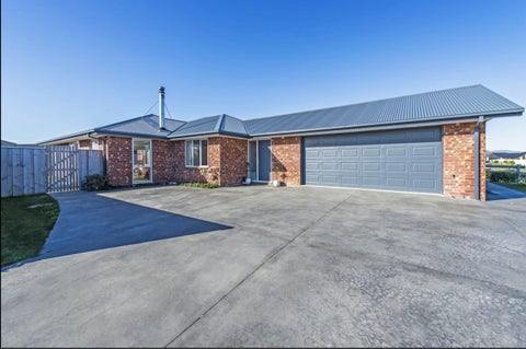 69 Sunline Avenue, Lincoln, Lincoln