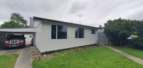 54 Dryden Street, Milton