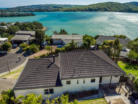 10 Compass Way, Whitby, Porirua