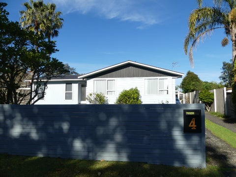 4 John F Kennedy Place, Glen Eden, Auckland