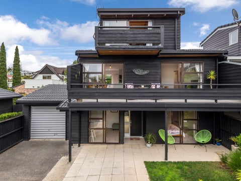 2/14A Commodore Parry Road, Castor Bay, Auckland