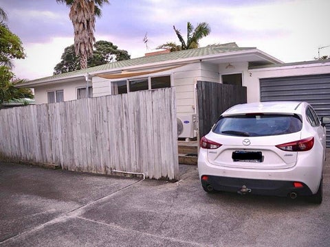 2/1 Dunstall Place, Mangere Bridge, Auckland