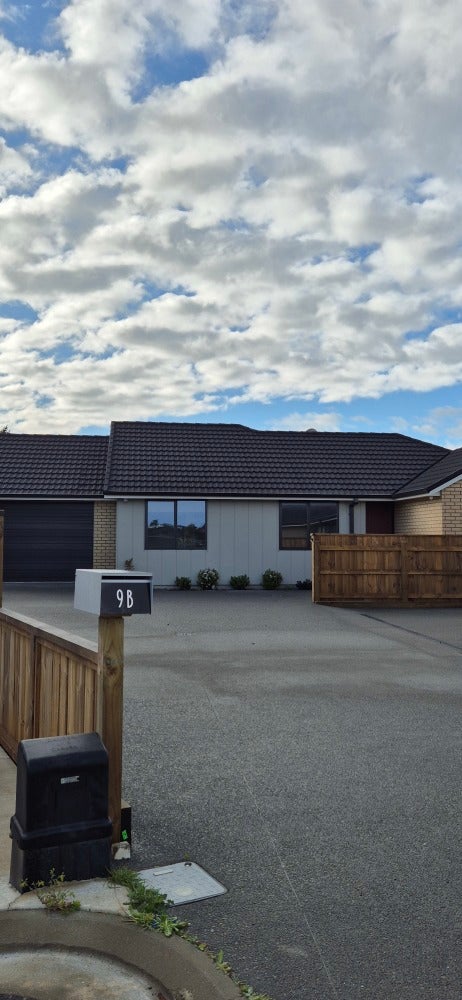 9B Foremast Place, Whitby, Porirua