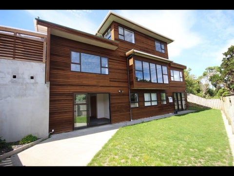 42 David Crescent, Karori, Wellington