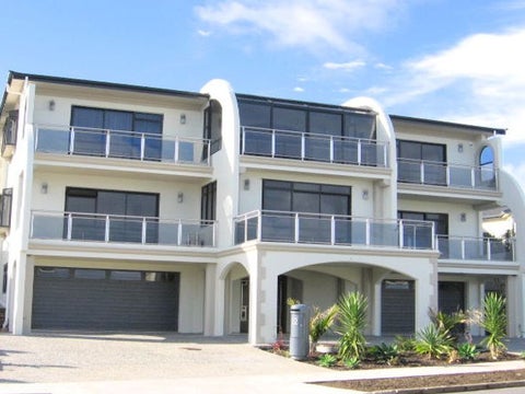 12 Lobelia Rise, Goodwood Heights, Auckland