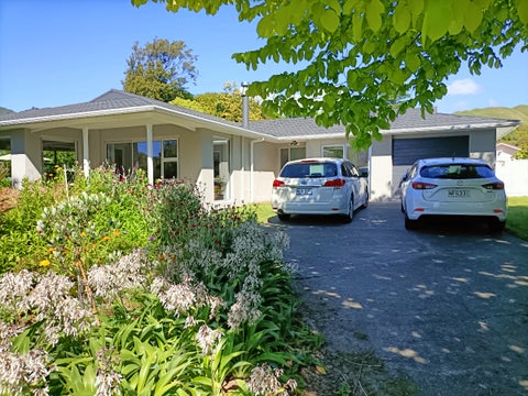 30 Fleetwood Grove, Waikanae
