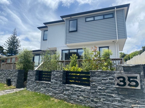35 Noall Street, Te Atatu Peninsula, Auckland