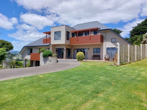 17 The Topdeck, Whitby, Porirua
