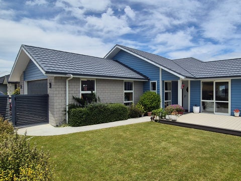 147 John Burke DR, Aotea, PORIRUA