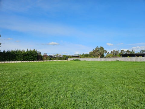 19 Mill Grove, Clareville, Carterton