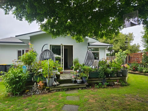 13 CAMPBELL ST