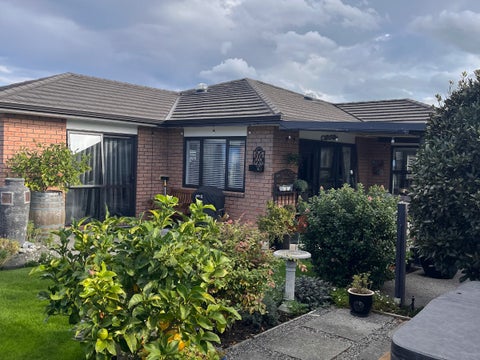 8 Austin Reid Avenue, Carterton