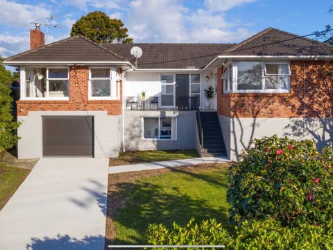 33 Pupuke Road, Birkenhead, Auckland