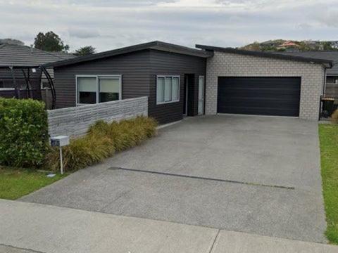 7 Mooring Close, Whitby, Porirua