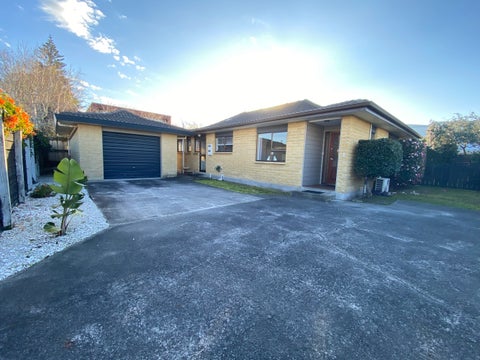 1/17 Moana Avenue, Orewa, Orewa