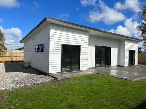 28 Wings Line, Marton
