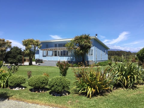 33 Elley Drive, Carters Beach, Westport