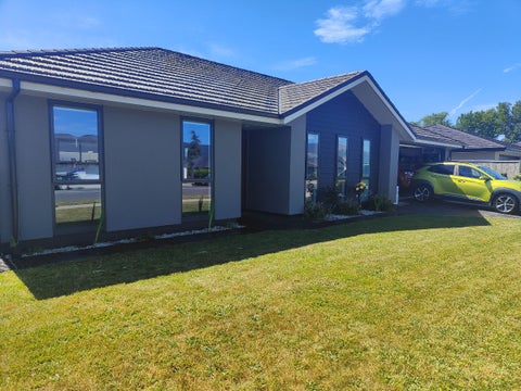 42 Oakdale Grove, Richmond, Richmond
