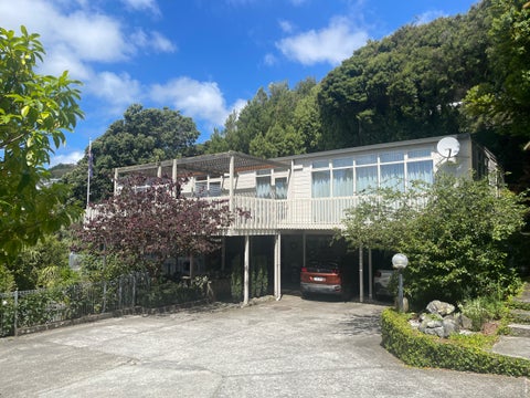 37 Oak Avenue, Paremata, Porirua