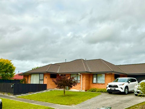 1 Alpine Grove, Kelvin Grove, Palmerston North