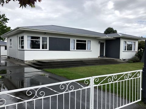 1307 Caroline Road, Mayfair, Hastings