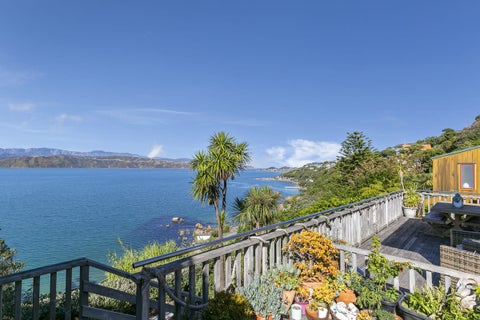 8 Nakora Road, Karaka Bays, Wellington