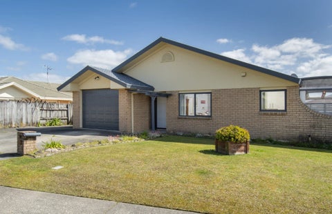 12 Aaron Place, Brookfield, Tauranga